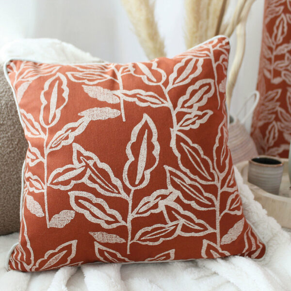 Coussin déhoussable en coton recyclé Chambray avec design exclusif