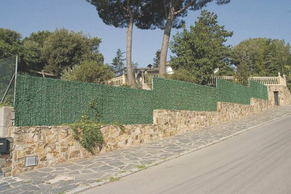 Haie Artificielle GREENWITCH 90% – 36 Brins par mètre, Résistante UV, Facile à Installer