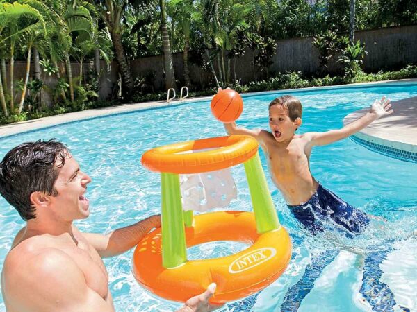 Jeu de basket flottant Intex pour une piscine amusante et divertissante