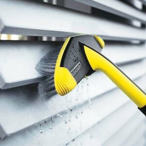 Brosse triangulaire pour un nettoyage efficace de grandes surfaces