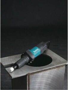Meuleuse droite MAKITA GD0600 (400 W) pour travaux de finition et de meulage sur métaux légers