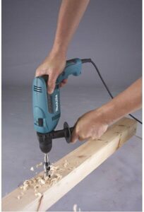 Perceuse à percussion 680W ∅ 13 mm pour des travaux de perçage variés