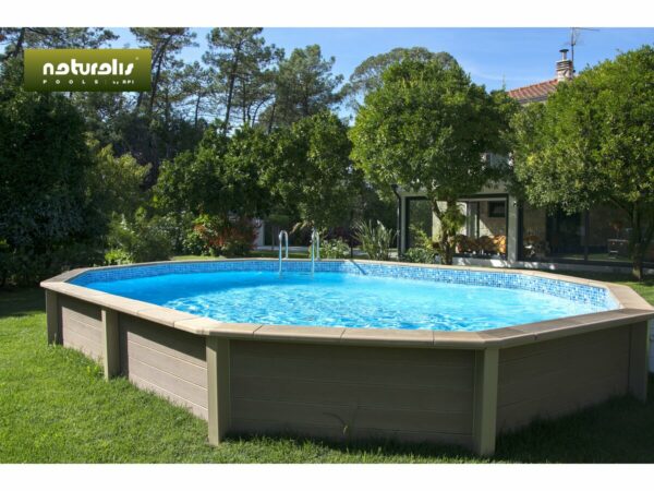Piscine en béton aspect bois en kit décagonale allongée "Naturalis 2" - Dimensions 7.77 x 4.74 m