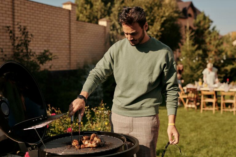 Quel barbecue choisir pour son jardin en 2025 ? Gaz, charbon ou électrique ?