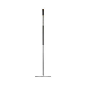 fiskars-rateau-de-jardin-leger-300x300 Lutter naturellement contre les nuisibles du potager