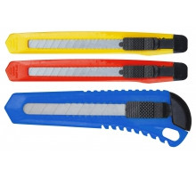 Cutter tout plastique Pack de 3 cutters (9 mm x2 + 18 mm x1)