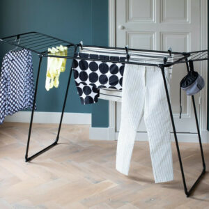 Etendoir à linge sur pieds