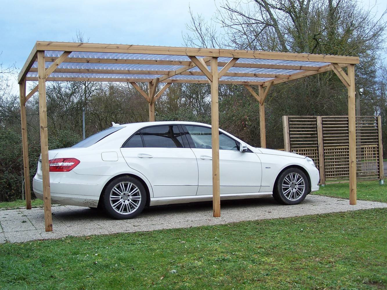 Pergola 14,79 m² - Bois Thermochauffé - Toit Plat avec 2 Modules Latéraux