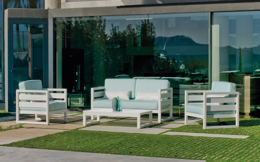 Salon de jardin - COSMOS-7 LUX - Aluminium blanc - Coussins tissu Artic bleu clair - 4 à 5 places
