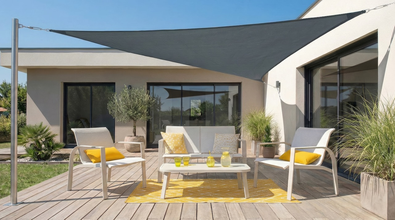 Voile d'ombrage triangulaire - Austral - ardoise 5 x 5 x 5 m - protection UV 90 %