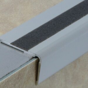 Nez de marche 1T 55 x 32 mm percé L 3 m DINAC 604110