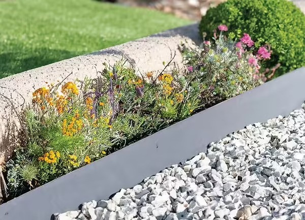 Bordure de jardin acier galvanisé 1,06 m - hauteur 18 cm - 5 piquets intégrés