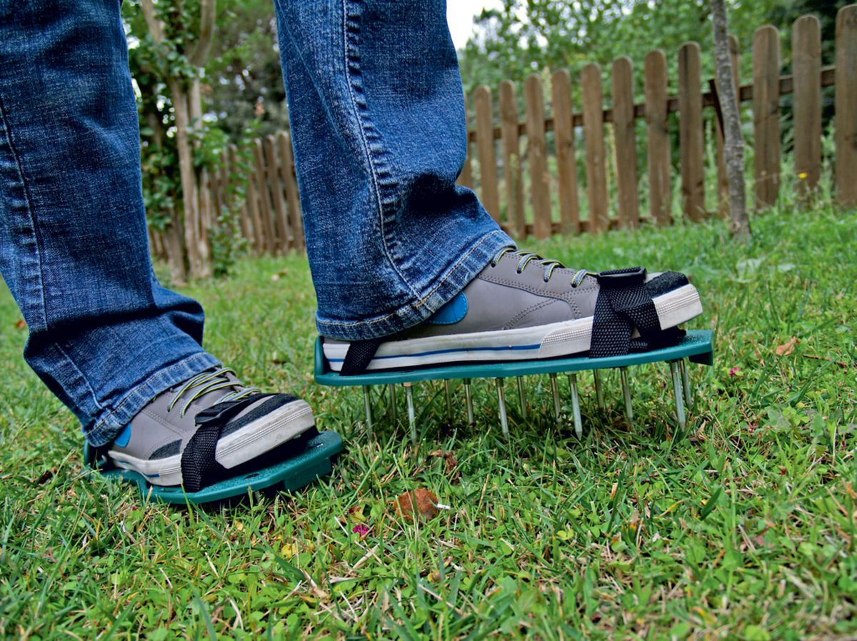 Patins aérateur de pelouse " Aerator"