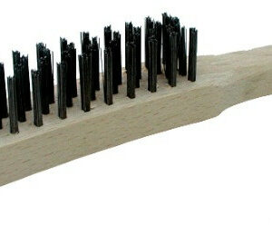 Brosse à manche (4 rangs fils dur acier)