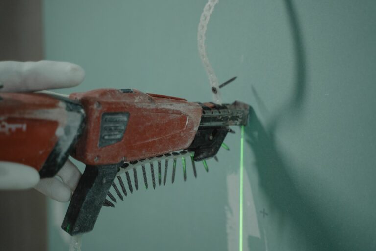 Perçage d’un mur pour une fixation domestique