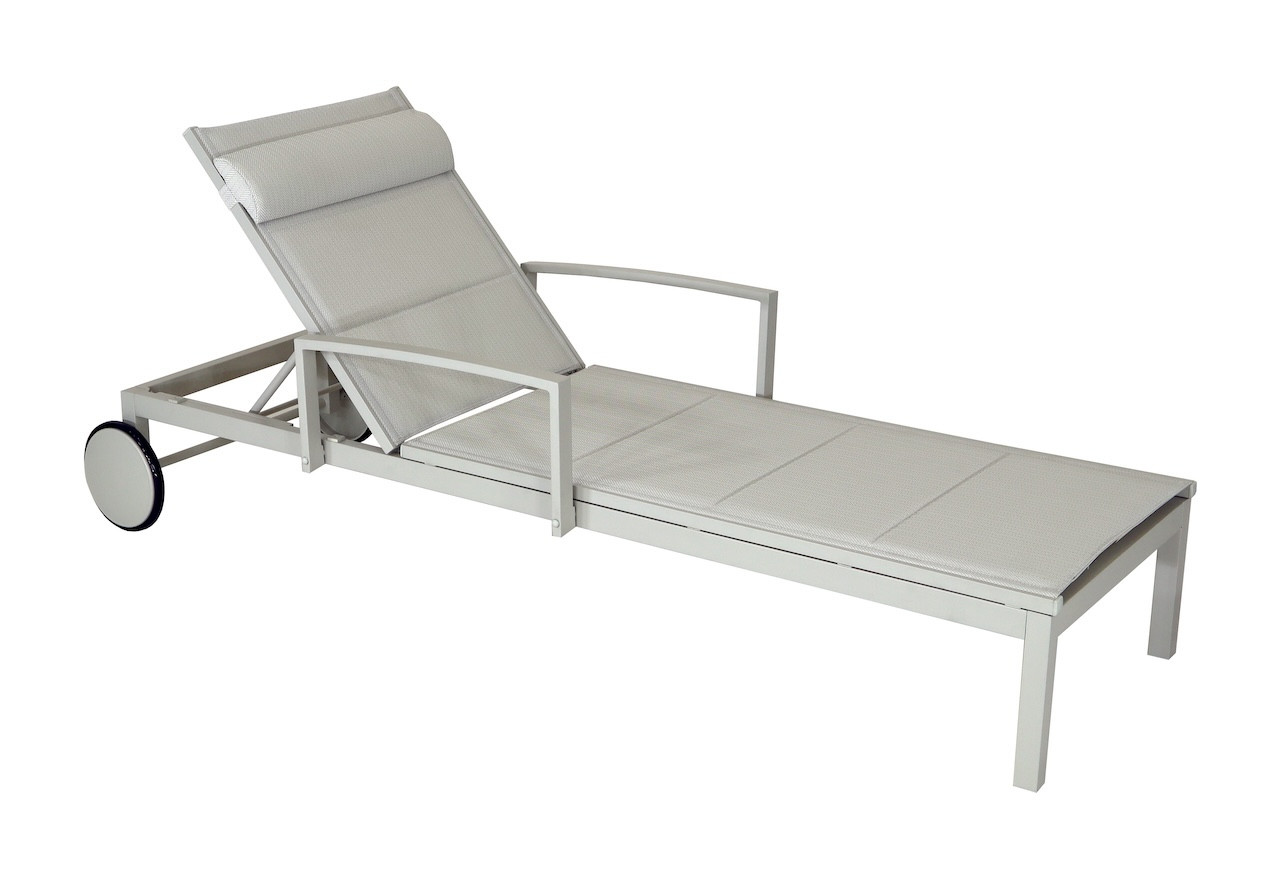 Lit de relaxation en aluminium et TPEP matelassé - NINA - Dossier réglable avec accoudoirs et roues - Coloris crème et chevron