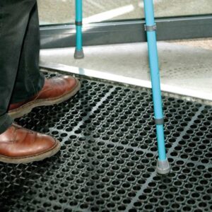 Tapis caillebotis caoutchouc épaisseur 22 mm 91x152 cm IDS M2601