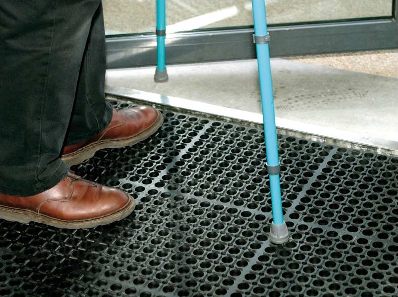 Tapis caillebotis caoutchouc épaisseur 22 mm 91x152 cm IDS M2601