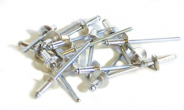 100 rivets alu / acier à tête plate Ø 4 x 6 mm