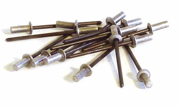 100 rivets étanches alu/acier (tête plate) Ø 3,2 x 8 mm