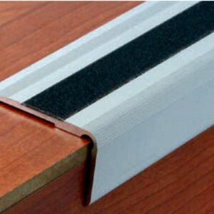 Nez de marche 1T 55 x 32 mm adhésif butyle L 3 m DINAC 623110