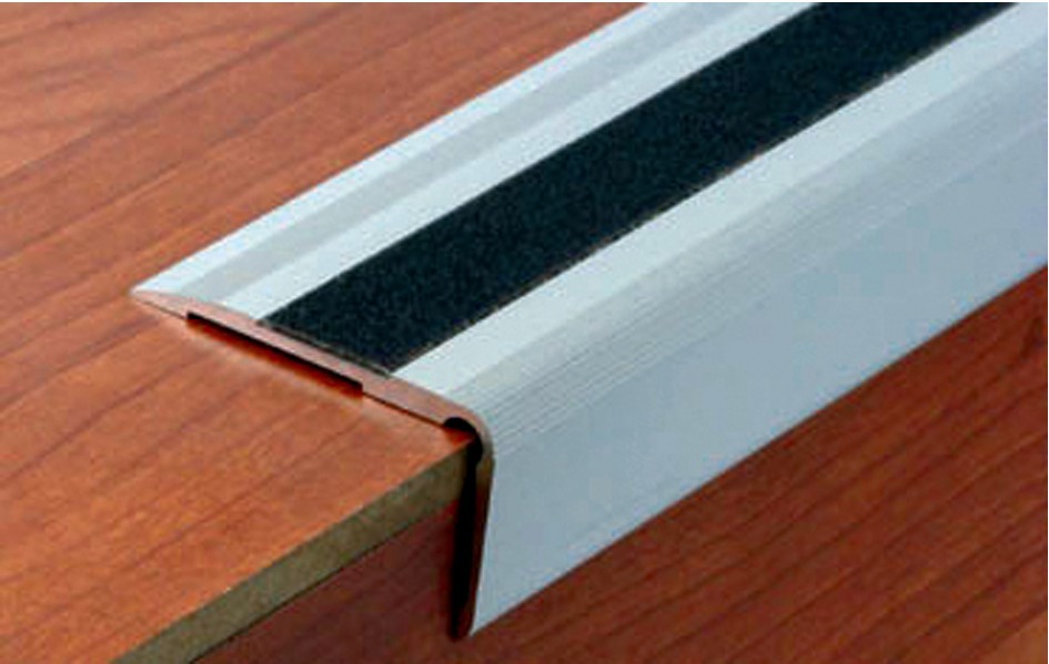 Nez de marche 1T 55 x 32 mm adhésif butyle L 3 m DINAC 623110